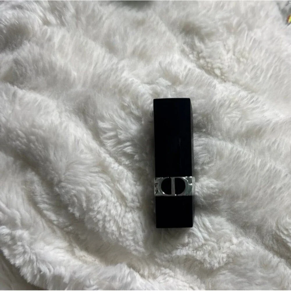 Dior Rouge Lipstick~999 the iconic red (Velvet)